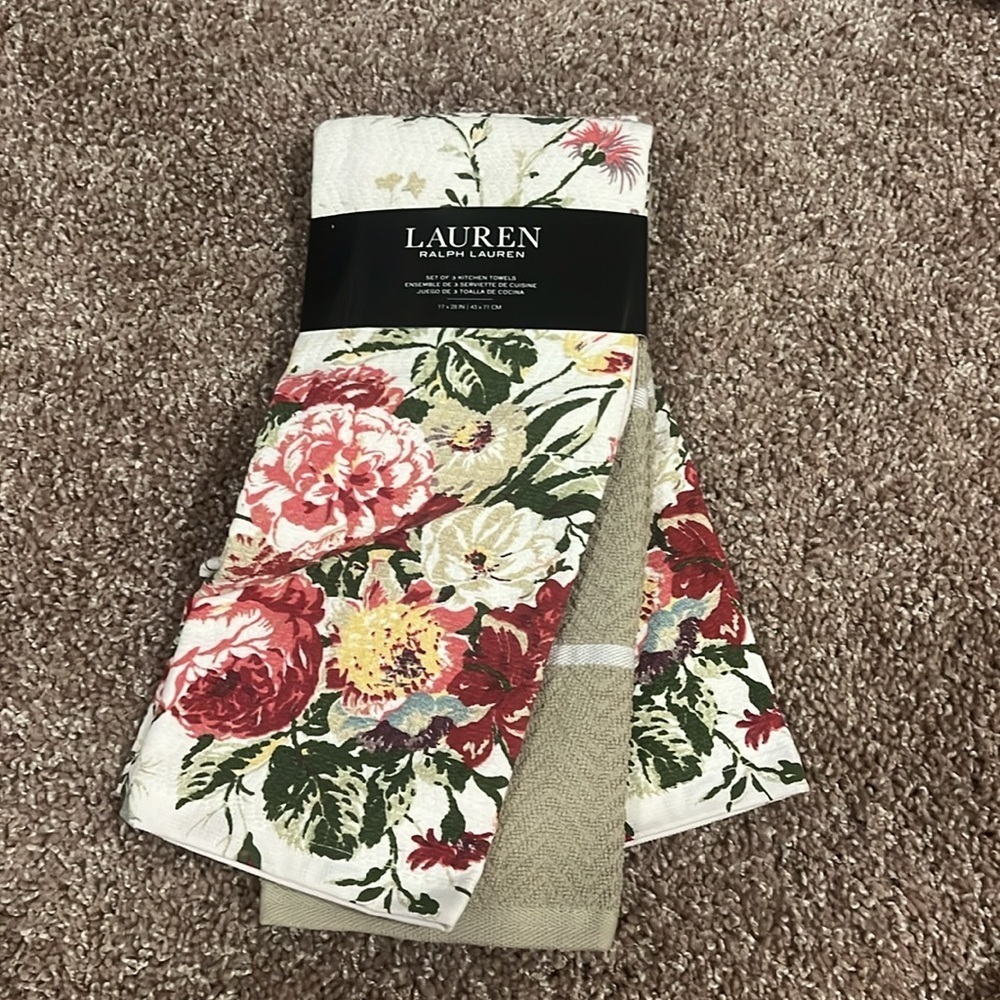 3 kitchen towels by Ralph Lauren
brand new with tags